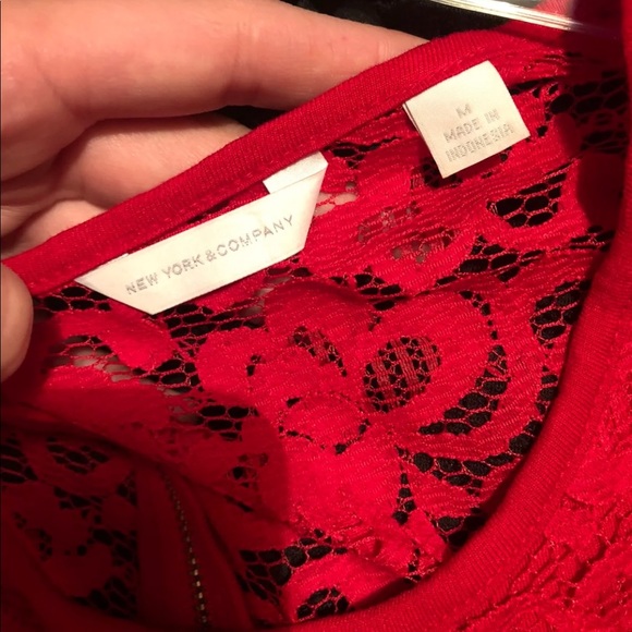 Red lace blouse - Picture 2 of 3